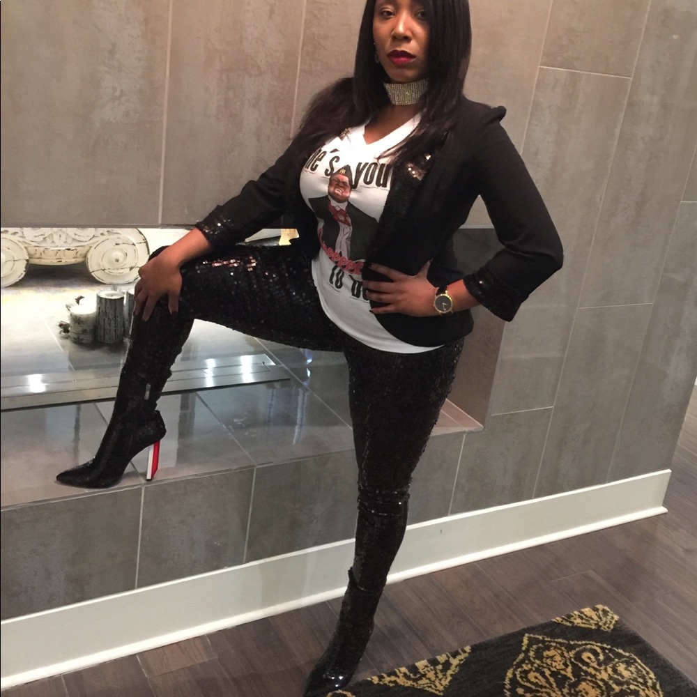 Stop Traffic Boots. #ShowStoppers Cape Robbin Black Sequin size 7.5